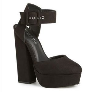 Kendall + Kylie platform sandal